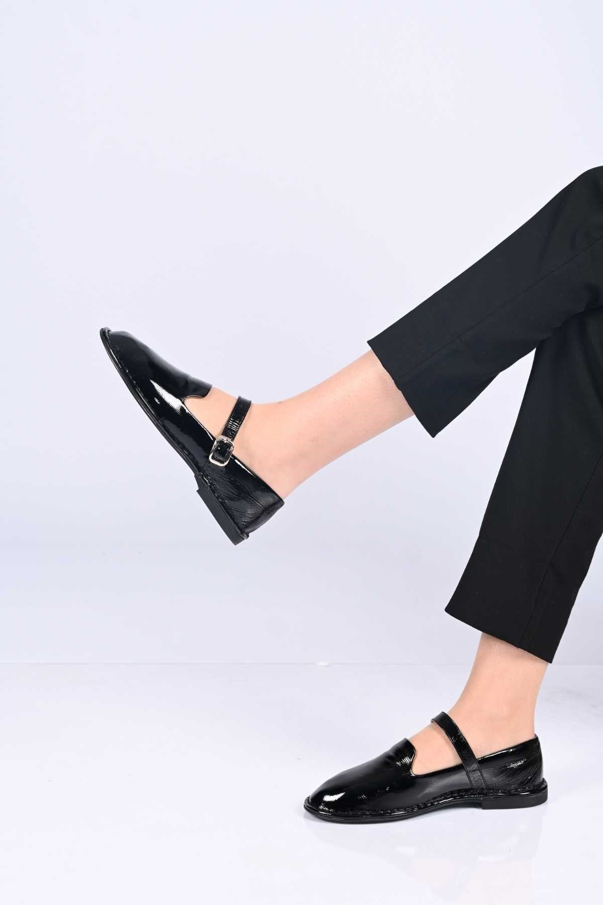 Bestello Slip-On Single-Strap Buckled Thermo Sole Genuine Patent Leather Ballet Flats 332-25512 Women's Shoes