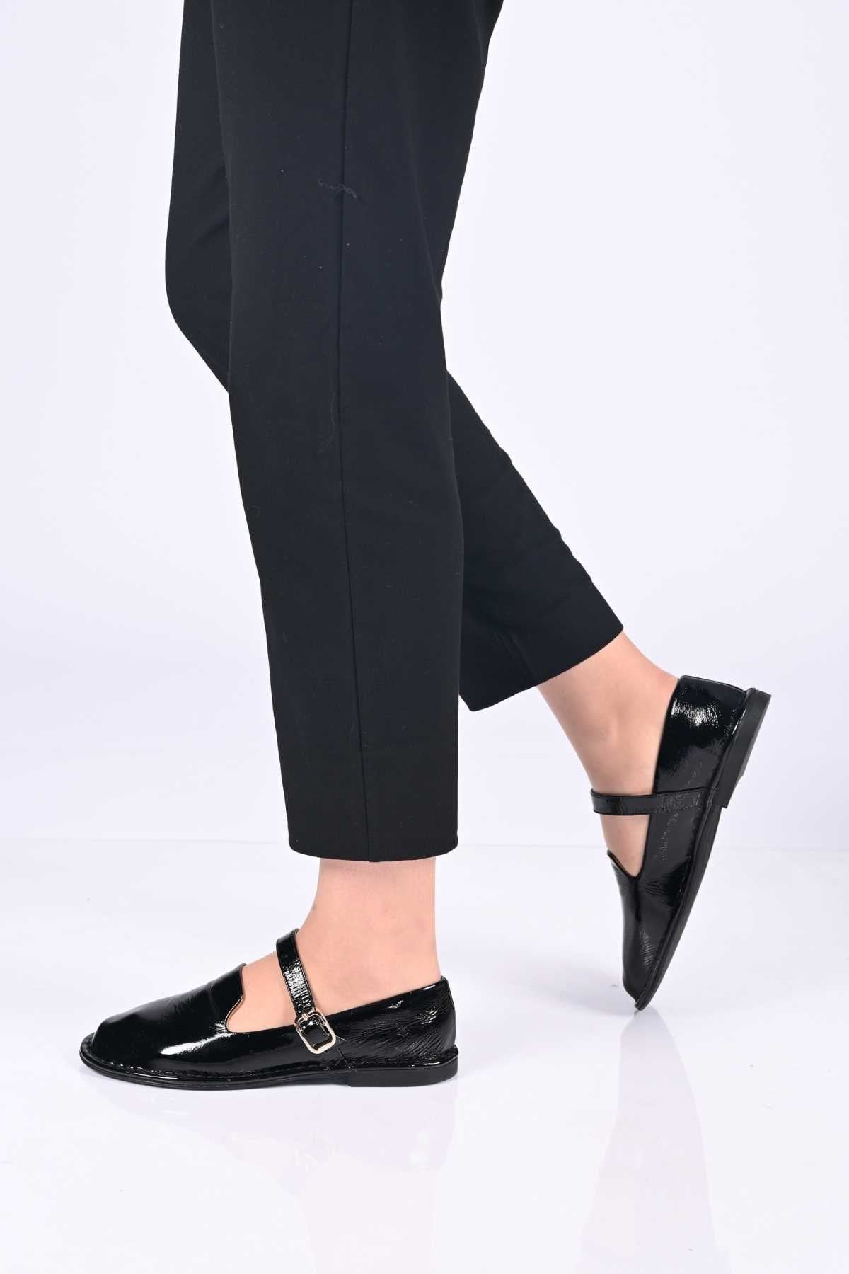 Bestello Slip-On Single-Strap Buckled Thermo Sole Genuine Patent Leather Ballet Flats 332-25512 Women's Shoes