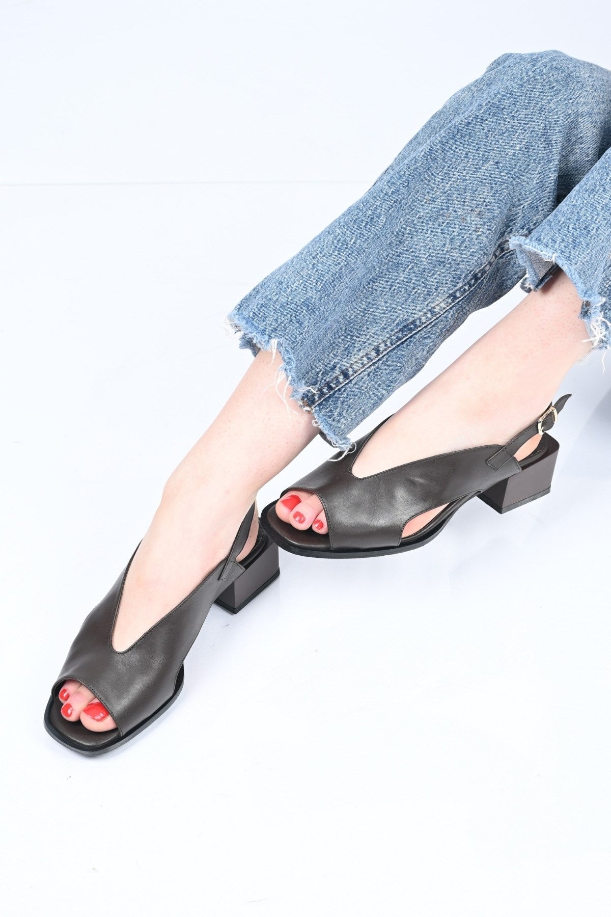 Bestello Genuine Leather Sandals with Strapless Belt Detail and Jurdan Sole 342-172 Women's Sandals