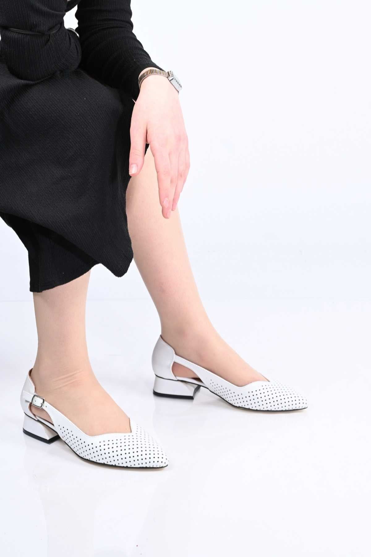 Bestello Genuine Leather Pointed-Toe Shoes with Studded Neolite Sole and Thick Heel 339-330 Women's Shoes