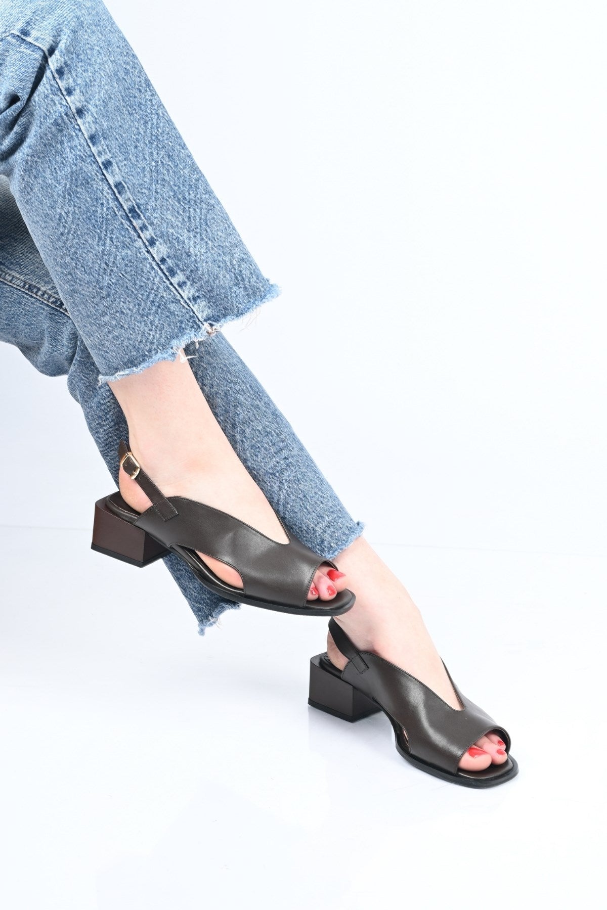 Bestello Genuine Leather Sandals with Strapless Belt Detail and Jurdan Sole 342-172 Women's Sandals