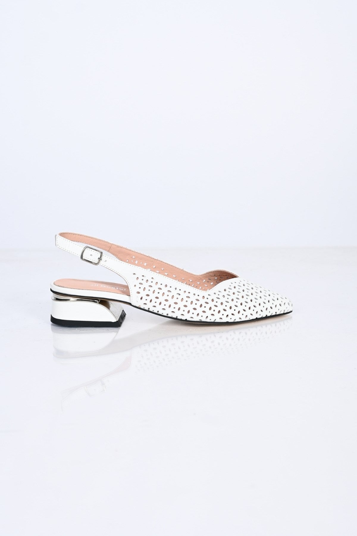 Bestello Genuine Leather Pointed-Toe Shoes with Studded Neolite Sole and Thick Heel 339-307 Women's Shoes