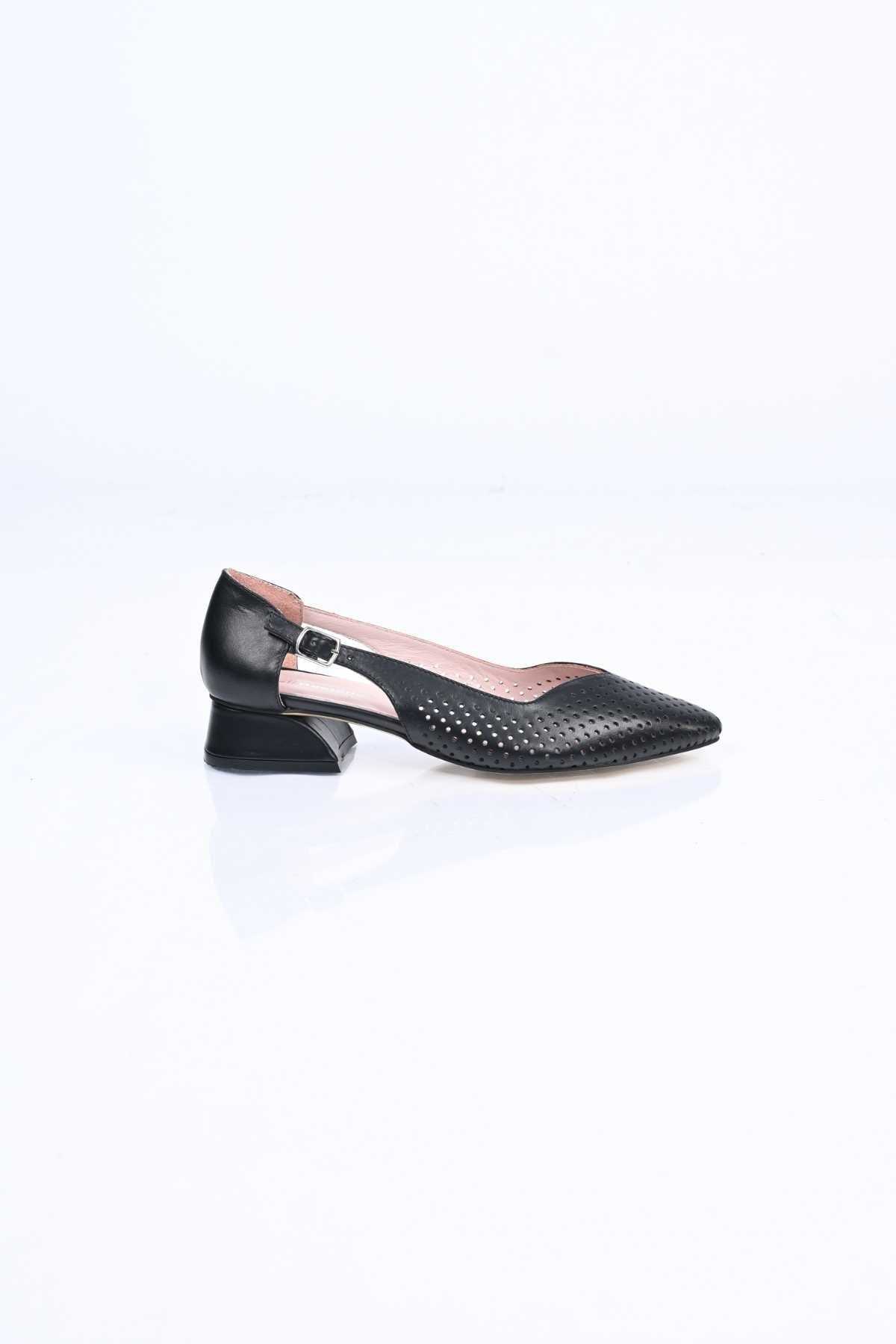 Bestello Genuine Leather Pointed-Toe Shoes with Studded Neolite Sole and Thick Heel 339-330 Women's Shoes