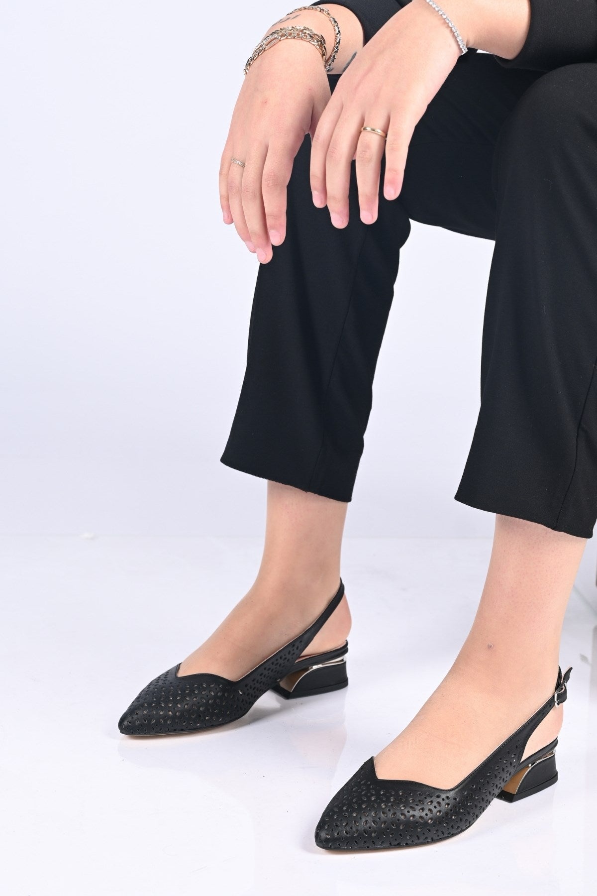 Bestello Genuine Leather Pointed-Toe Shoes with Studded Neolite Sole and Thick Heel 339-307 Women's Shoes