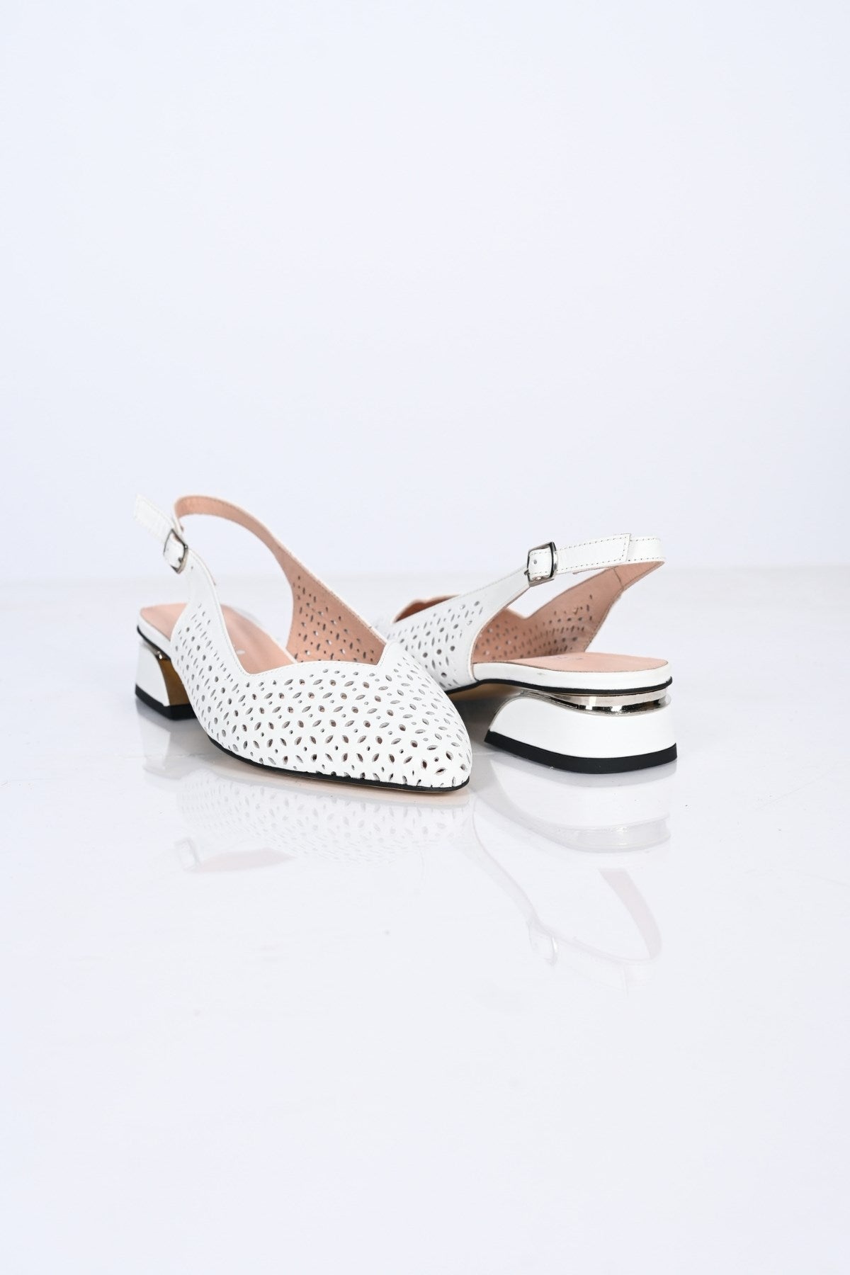 Bestello Genuine Leather Pointed-Toe Shoes with Studded Neolite Sole and Thick Heel 339-307 Women's Shoes