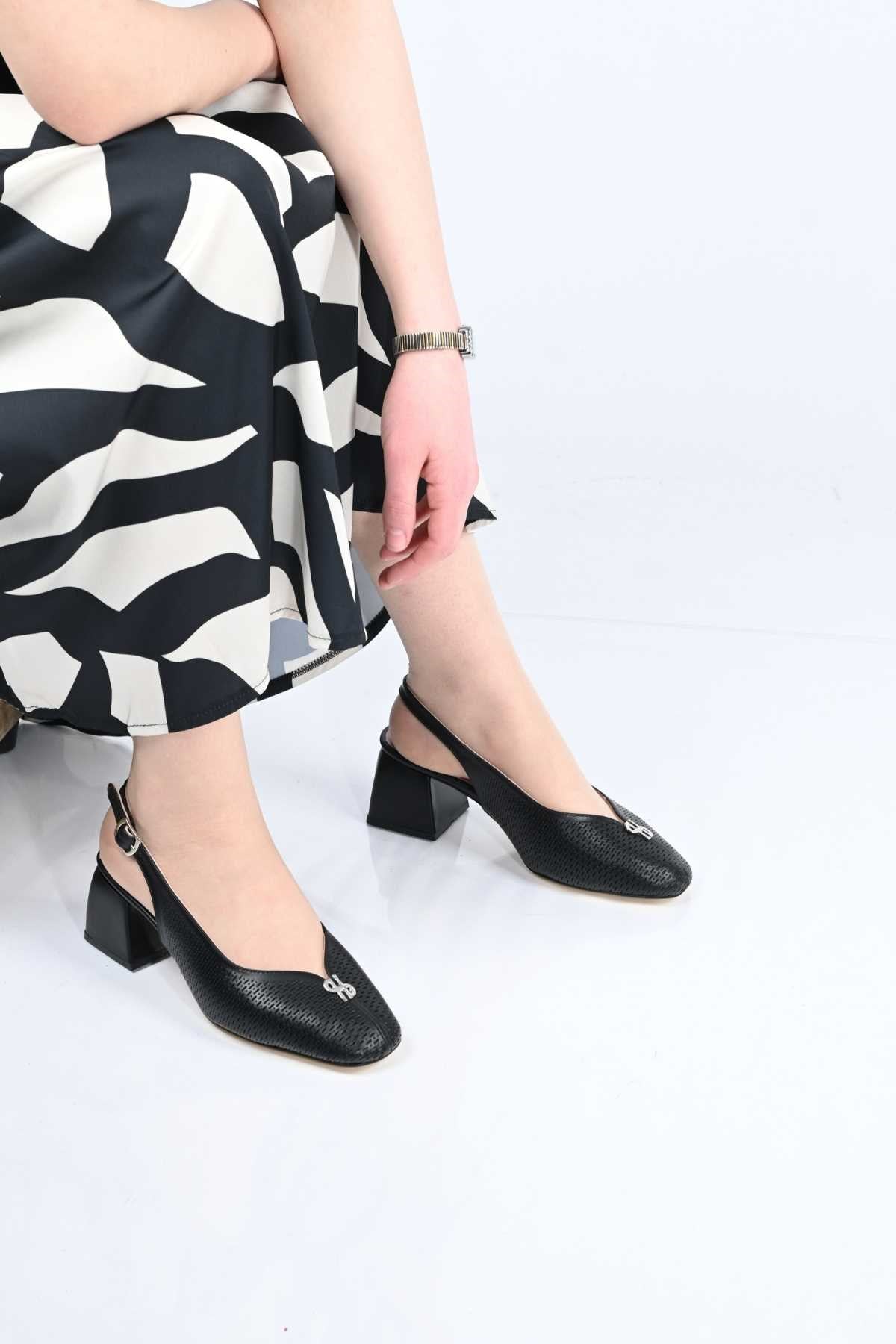 Bestello Genuine Leather Thick-Heeled Shoes with Stapled Neolite Sole 339-337 Women's Shoes