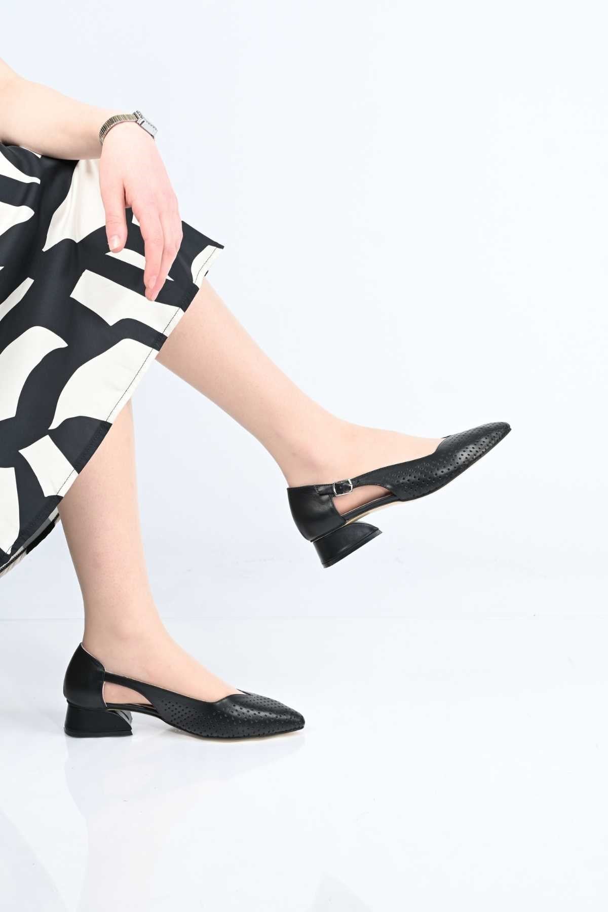 Bestello Genuine Leather Pointed-Toe Shoes with Studded Neolite Sole and Thick Heel 339-330 Women's Shoes