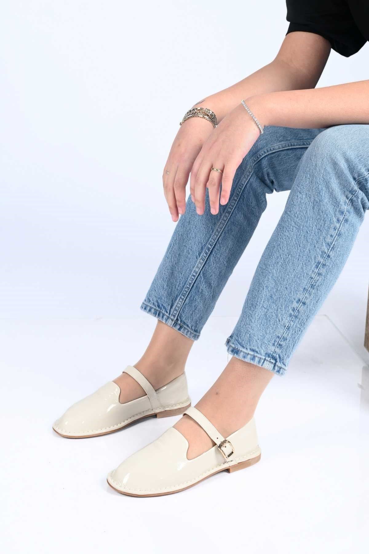 Bestello Slip-On Single-Strap Buckled Thermo Sole Genuine Patent Leather Ballet Flats 332-25512 Women's Shoes