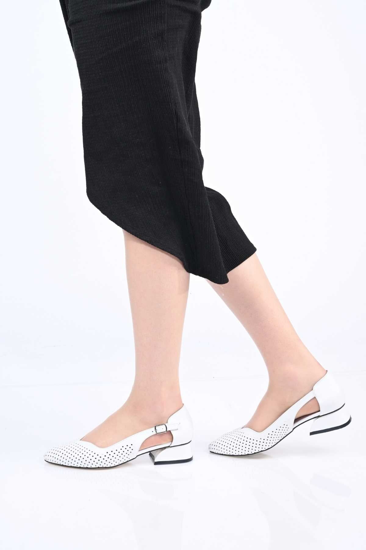 Bestello Genuine Leather Pointed-Toe Shoes with Studded Neolite Sole and Thick Heel 339-330 Women's Shoes