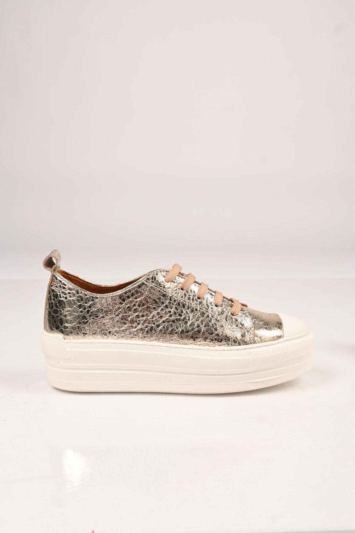 Bestello Lace-Up Genuine Leather Sneaker with Thermo Sole 101-23028-01 Women's Shoes