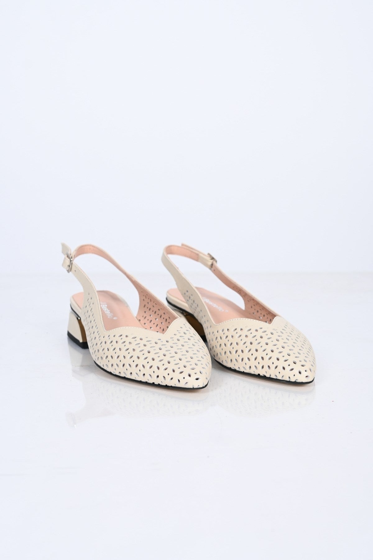 Bestello Genuine Leather Pointed-Toe Shoes with Studded Neolite Sole and Thick Heel 339-307 Women's Shoes