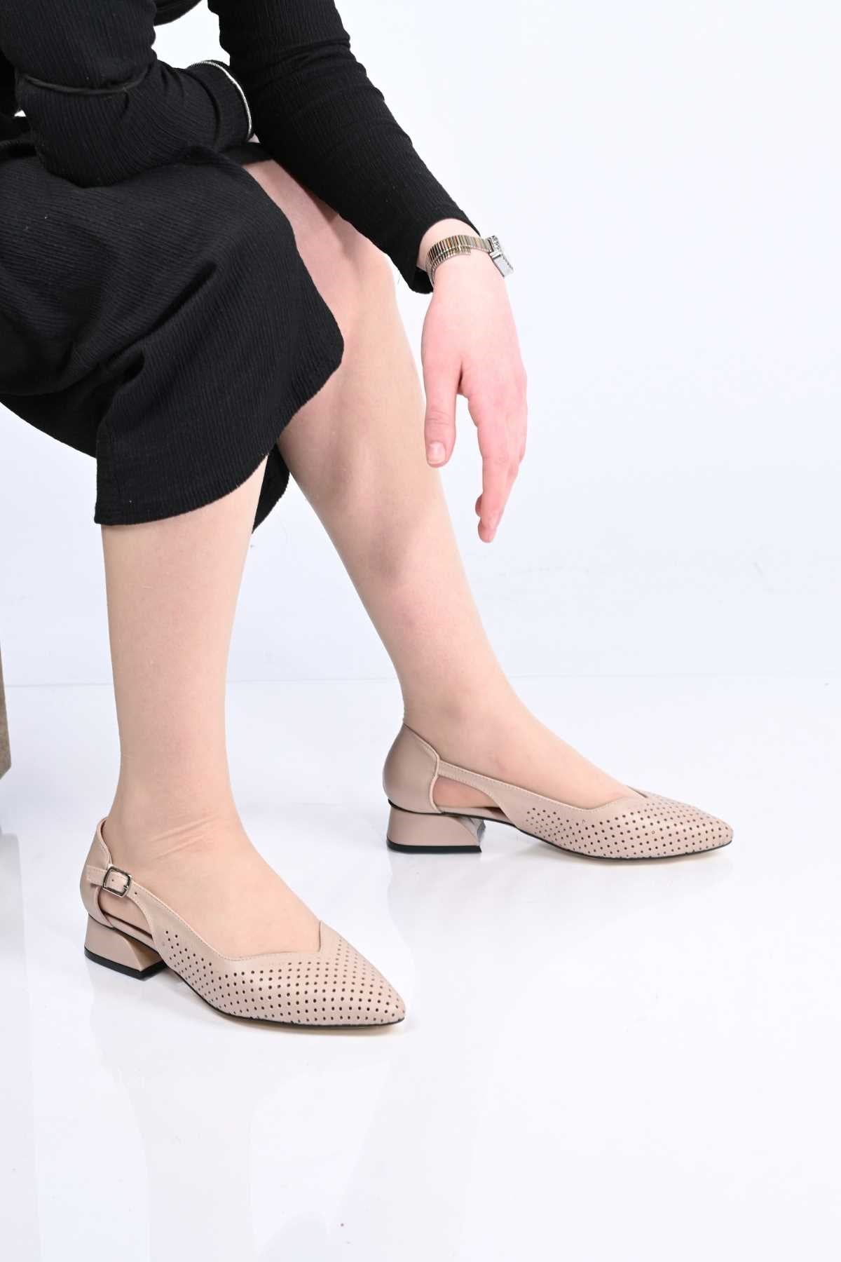 Bestello Genuine Leather Pointed-Toe Shoes with Studded Neolite Sole and Thick Heel 339-330 Women's Shoes