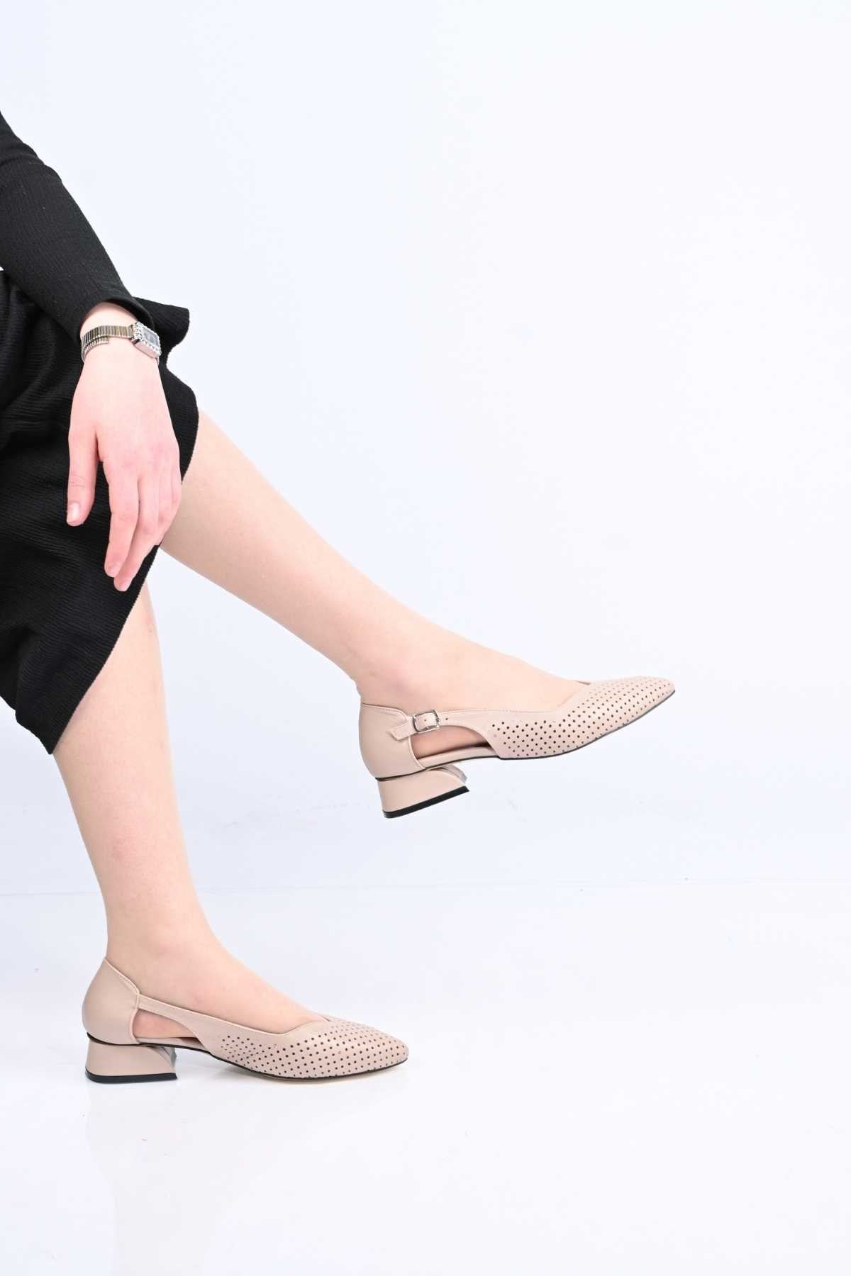 Bestello Genuine Leather Pointed-Toe Shoes with Studded Neolite Sole and Thick Heel 339-330 Women's Shoes
