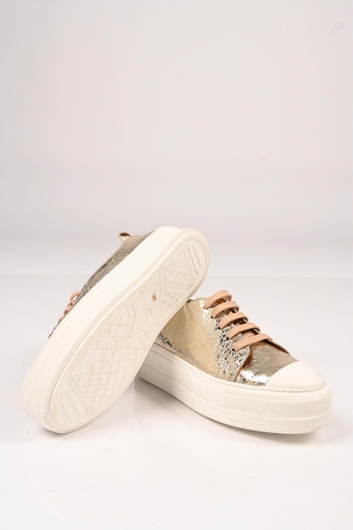 Bestello Lace-Up Genuine Leather Sneaker with Thermo Sole 101-23028-01 Women's Shoes