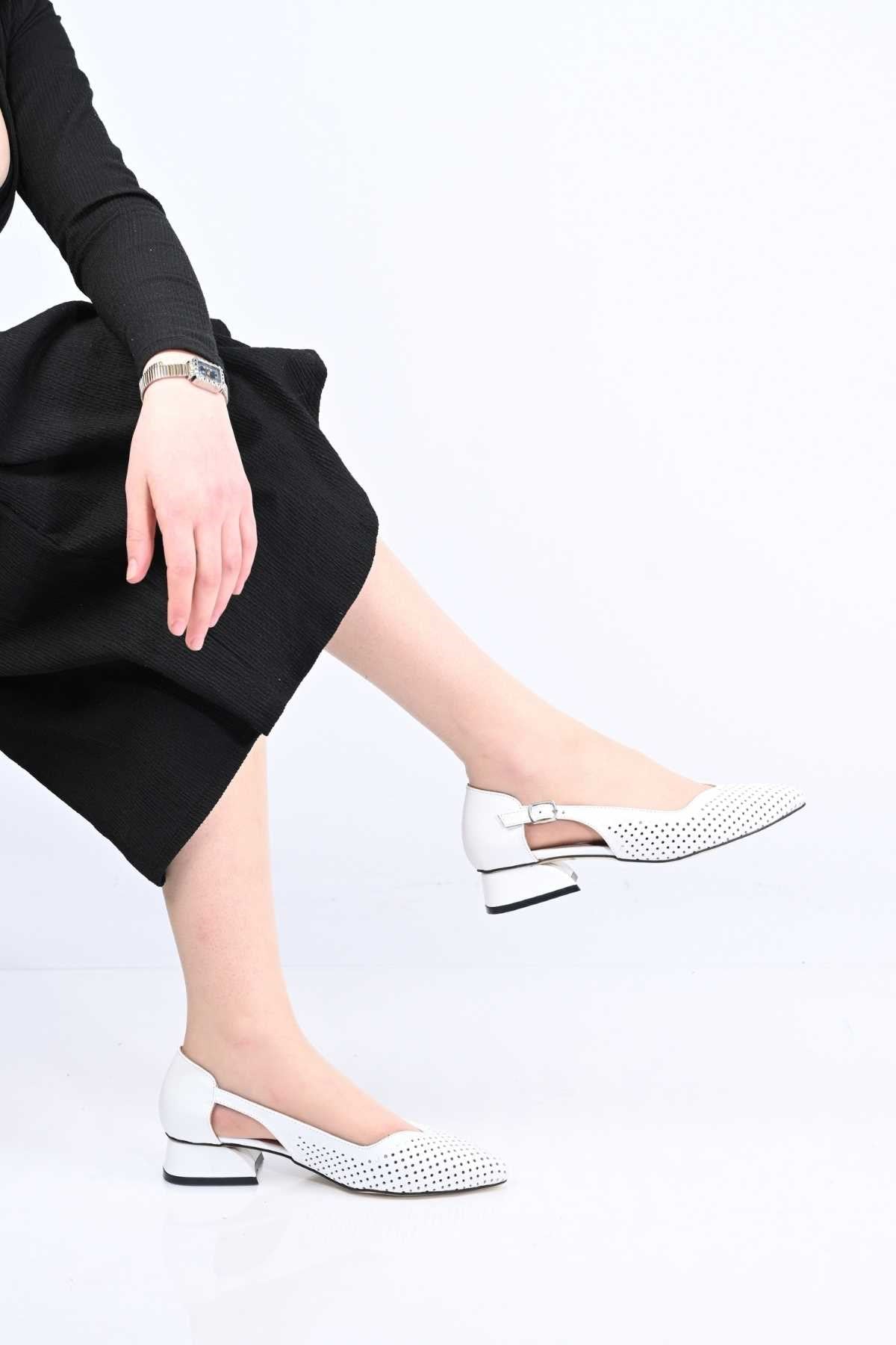 Bestello Genuine Leather Pointed-Toe Shoes with Studded Neolite Sole and Thick Heel 339-330 Women's Shoes